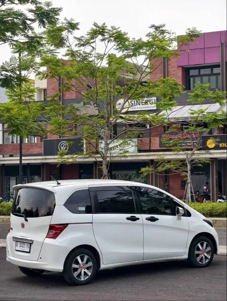 HONDA FREED E PSD 2011 MATIC AT