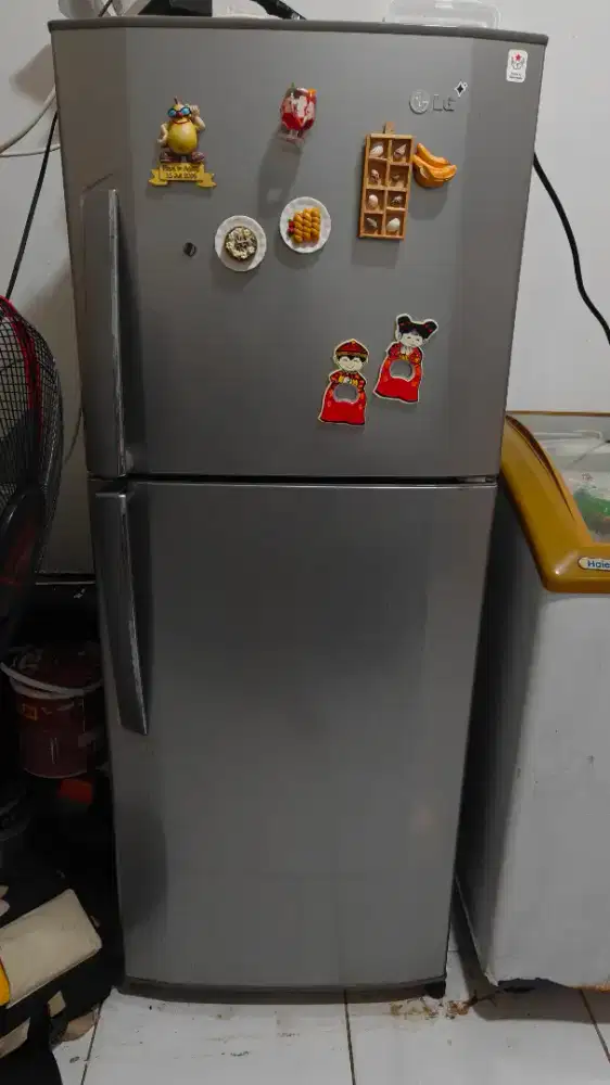 Dijual Kulkas LG 2 pintu masih bagus