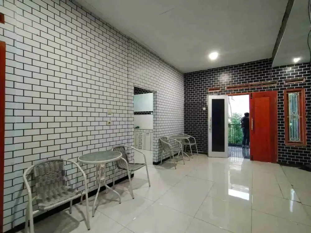 RUMAH CIBIRU CIGARUWIK 2LANTAI PLUS KONTRAKAN 345JT NEGO.