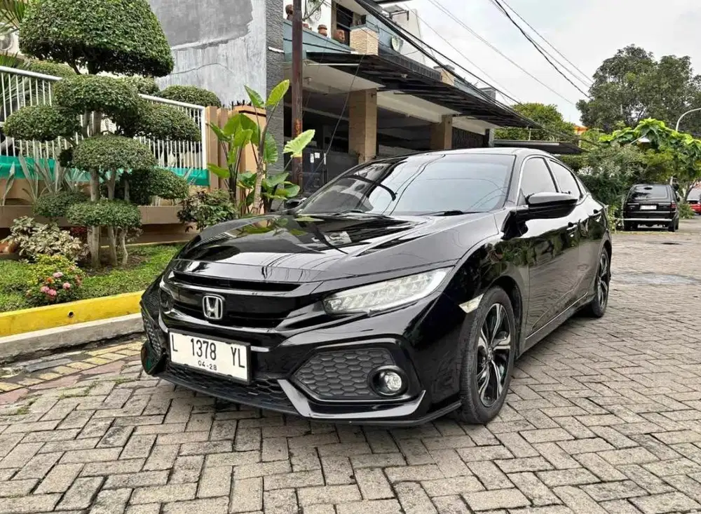 Honda Civic 1.5 Hatchback E CVT Matic automatic 2017