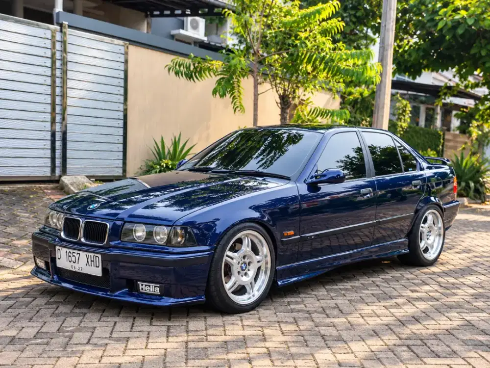 BMW 320i 1994 Bensin