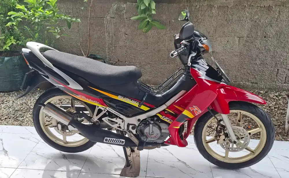 Satria Hiu 2004 Merah Hitam
