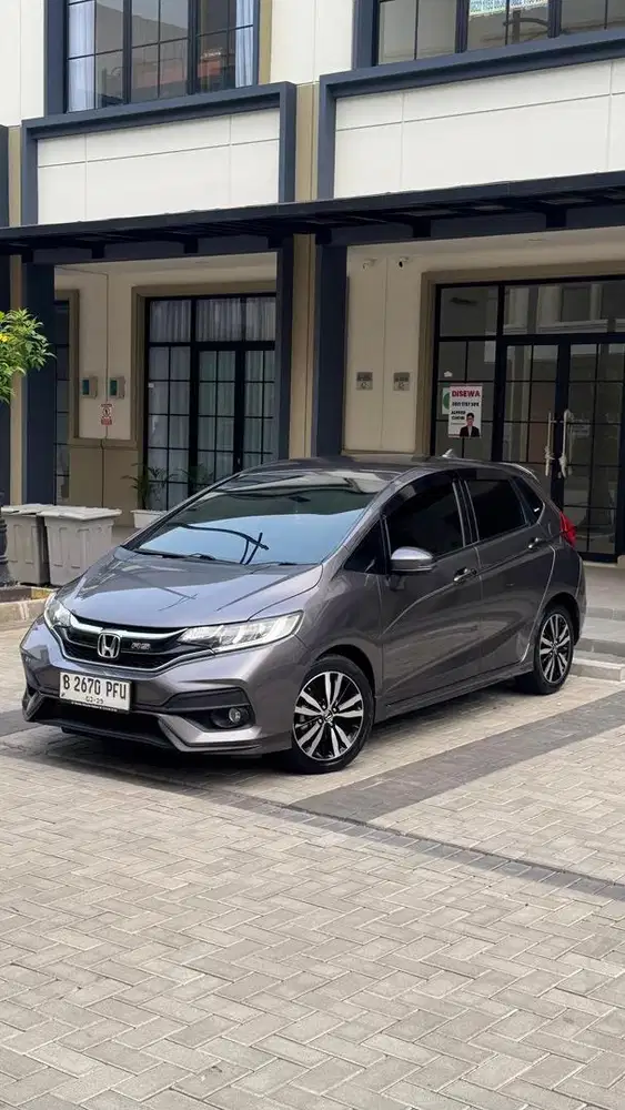 HONDA JAZZ RS AT MATIC CVT 2019 GREY GENAP KM LOW