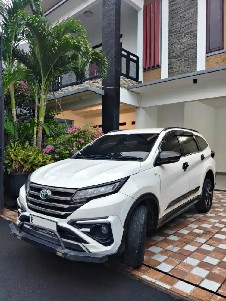 Rush GR 2021 Matic putih