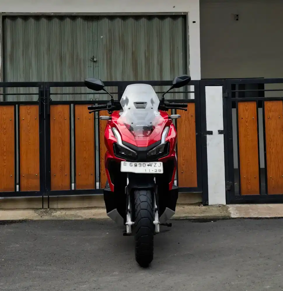 Honda ADV 160 CBS ISS Keyless MULUSSS Pajak Hidup Panjang