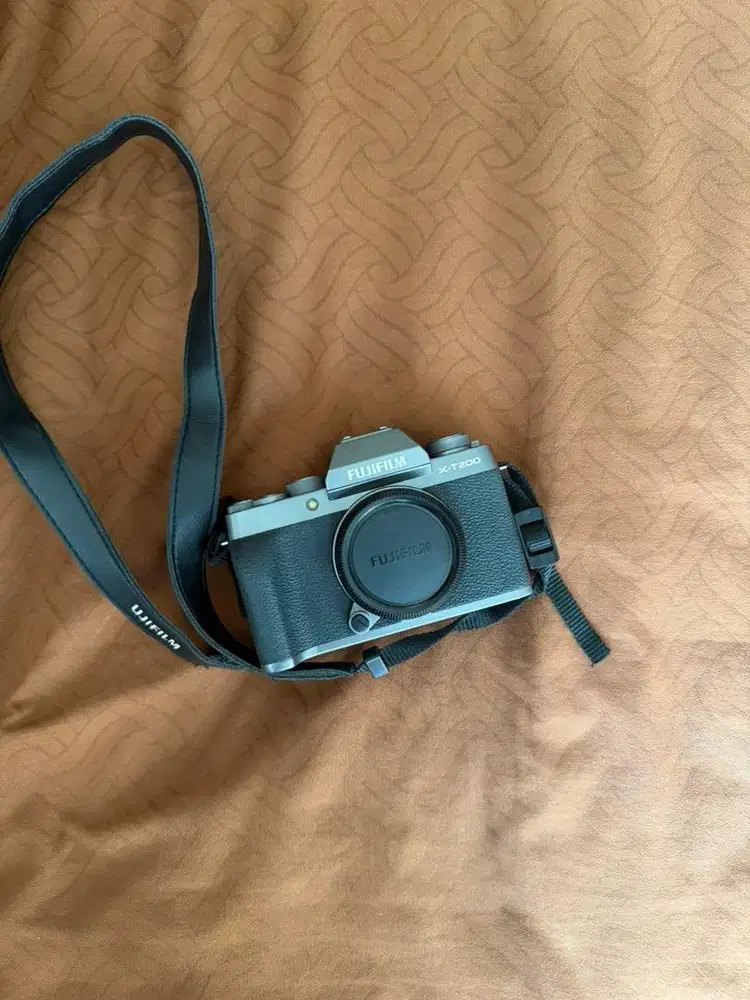 FUJIFILM XT200 LENSA MEIKE MF