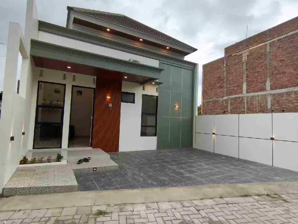 RUMAH BARU DALAM CLUSTER SIAP HUNI LOKASI DEKAT PEMDA SLEMAN