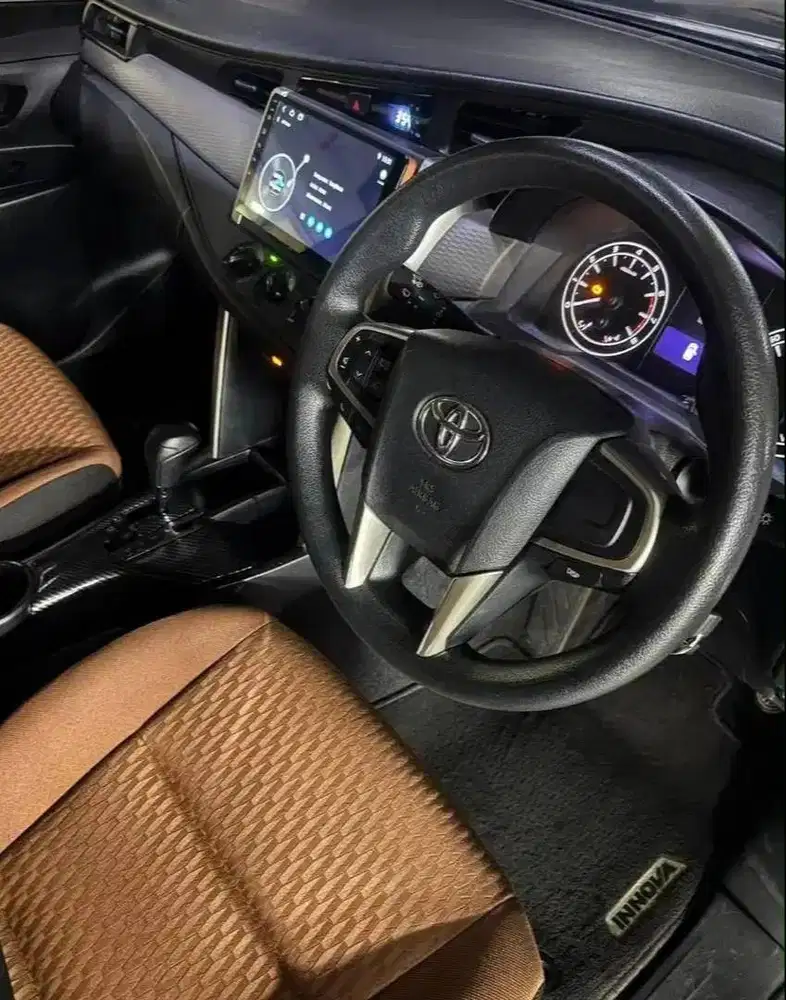 toyota kijang innova (2019)