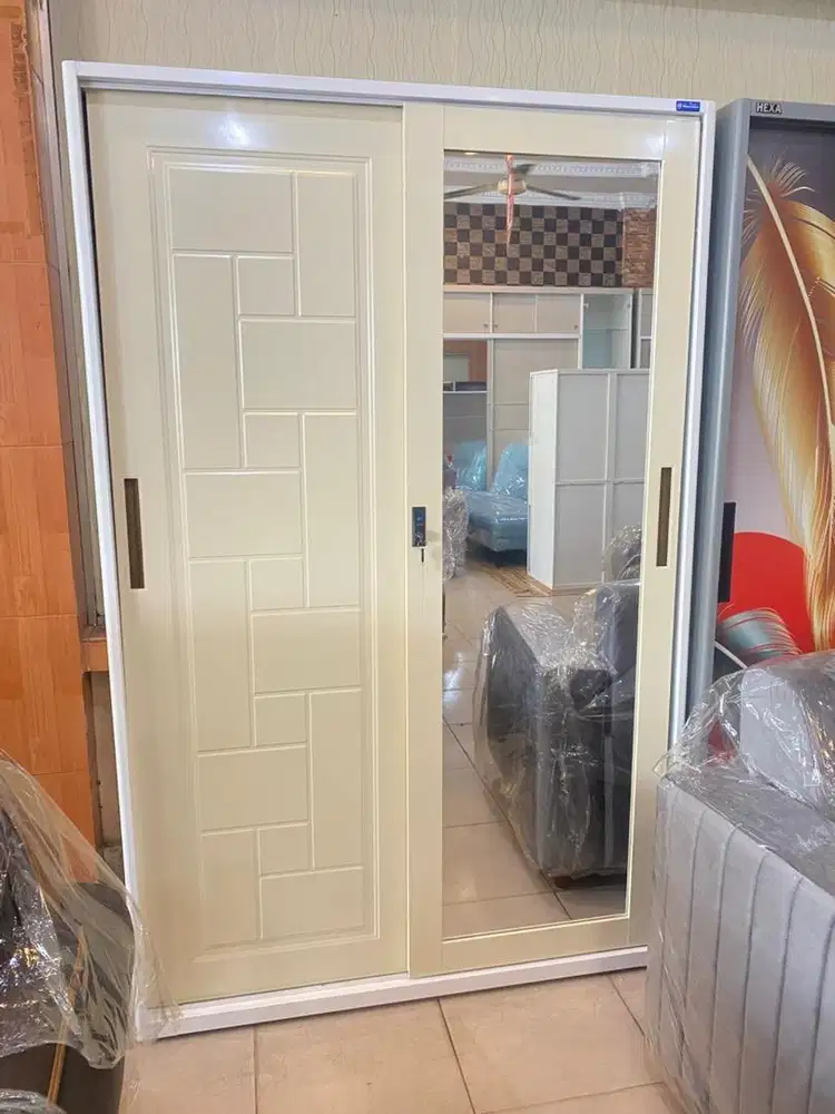 Lemari plat besi 2 pintu