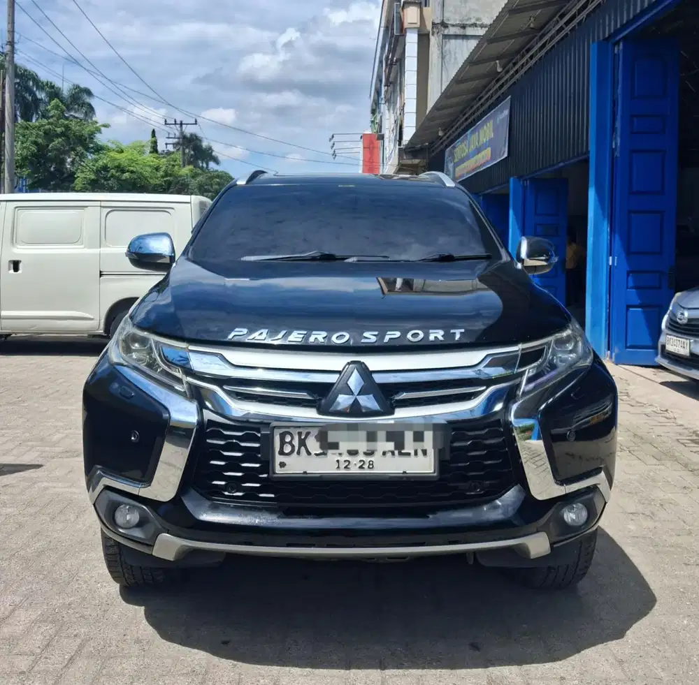 Pajero Dakar 4X2 matic 2018 Hitam