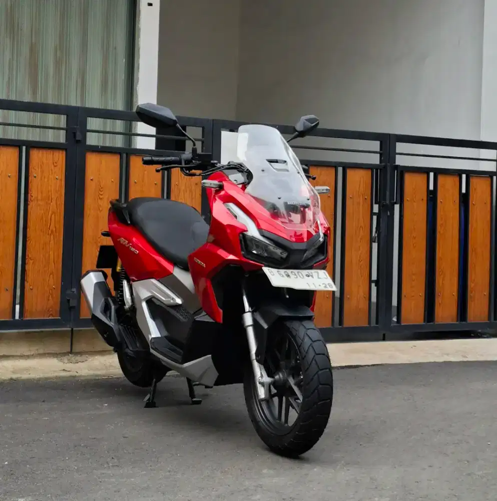 Honda ADV 160 CBS ISS Keyless MULUSSS Pajak Hidup Panjang