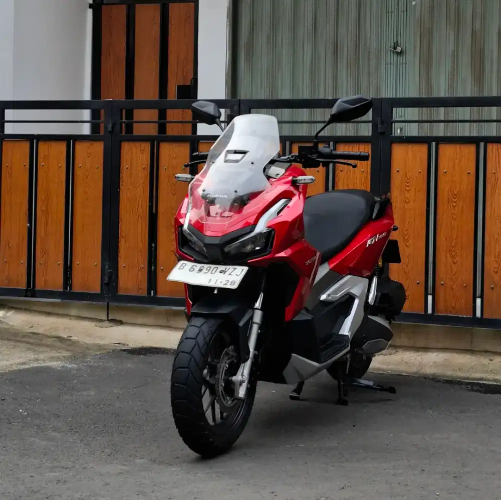 Honda ADV 160 CBS ISS Keyless MULUSSS Pajak Hidup Panjang