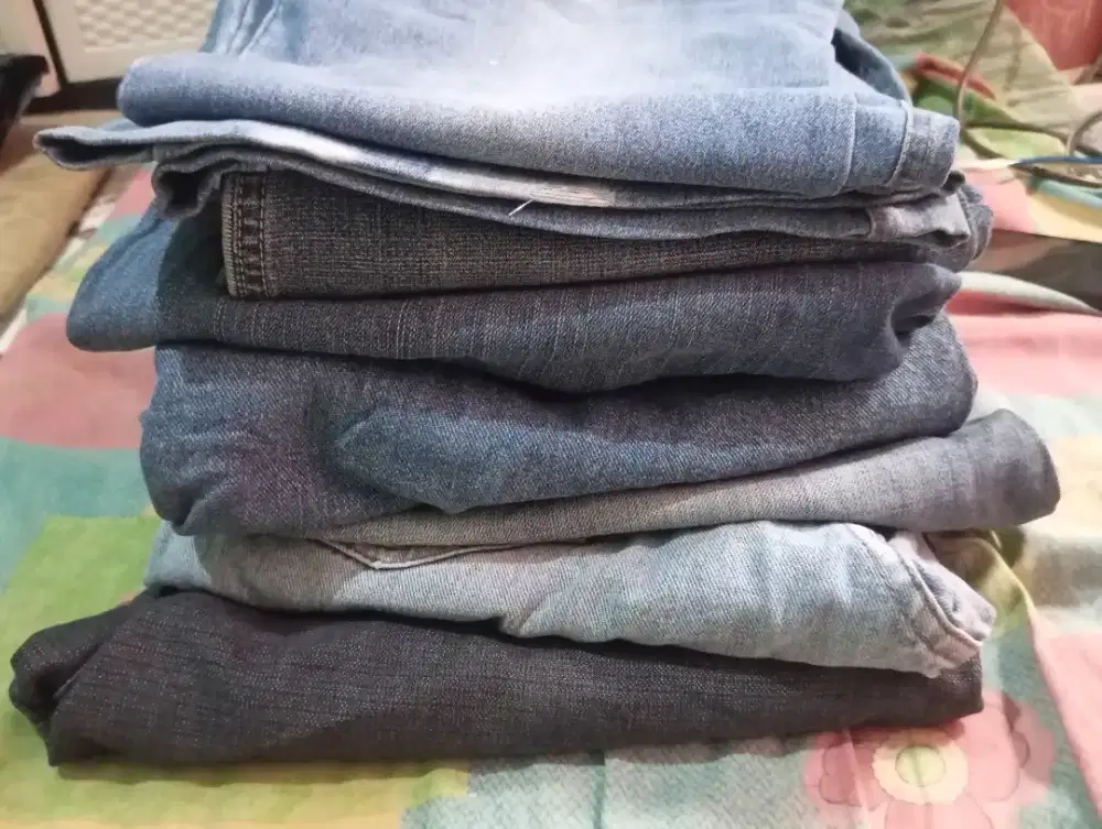 Jual 6 celana Levis dewasa