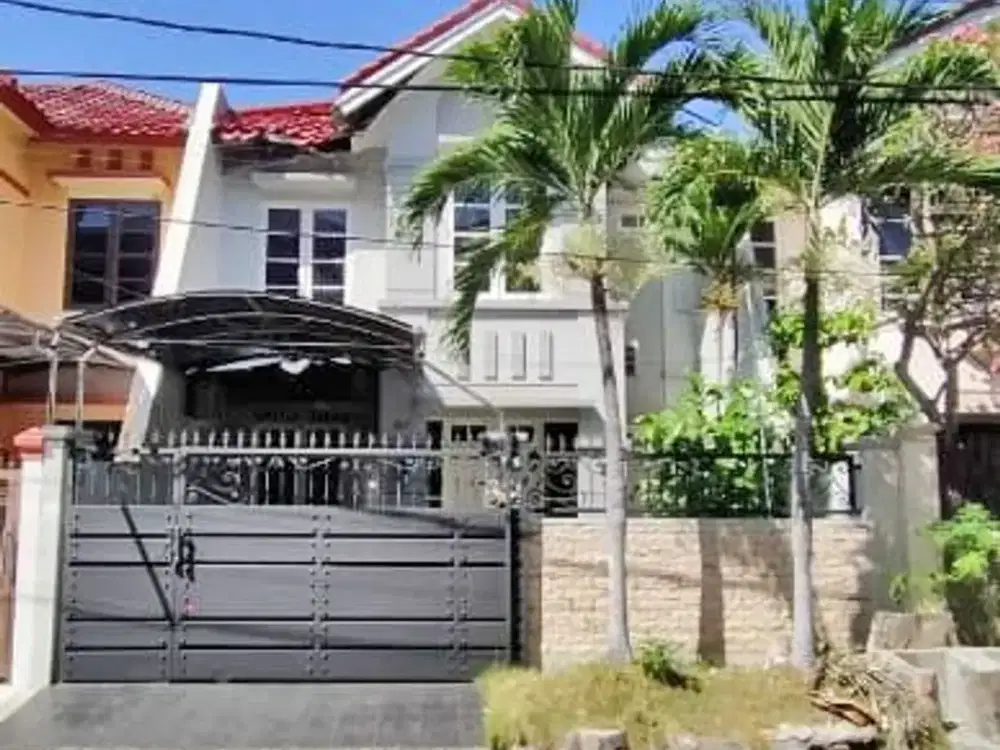 Rumah 2 Lantai Furnished di Dharmahusada Surabaya, Dekat Kampsu & Mall