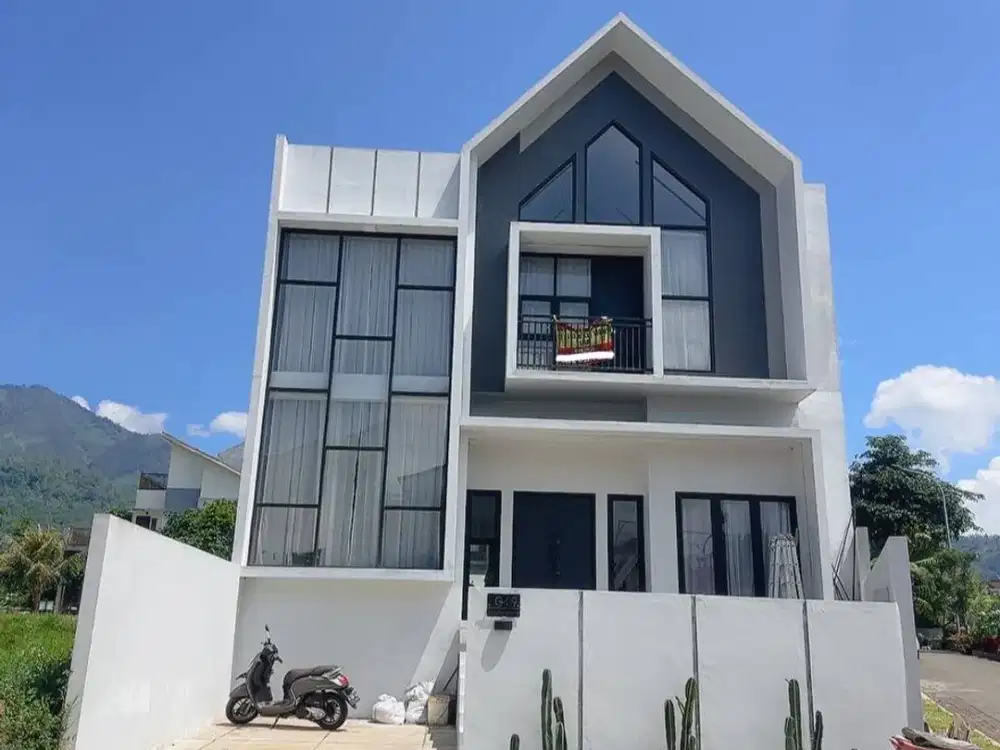 DIJUAL Rumah Modern Berkonsep Villa Free Furnish Dilengkapi Smart Light System Siap Huni Keamanan 24 Jam Dekat Wisata dan Pusat Kota di Batu Panorama