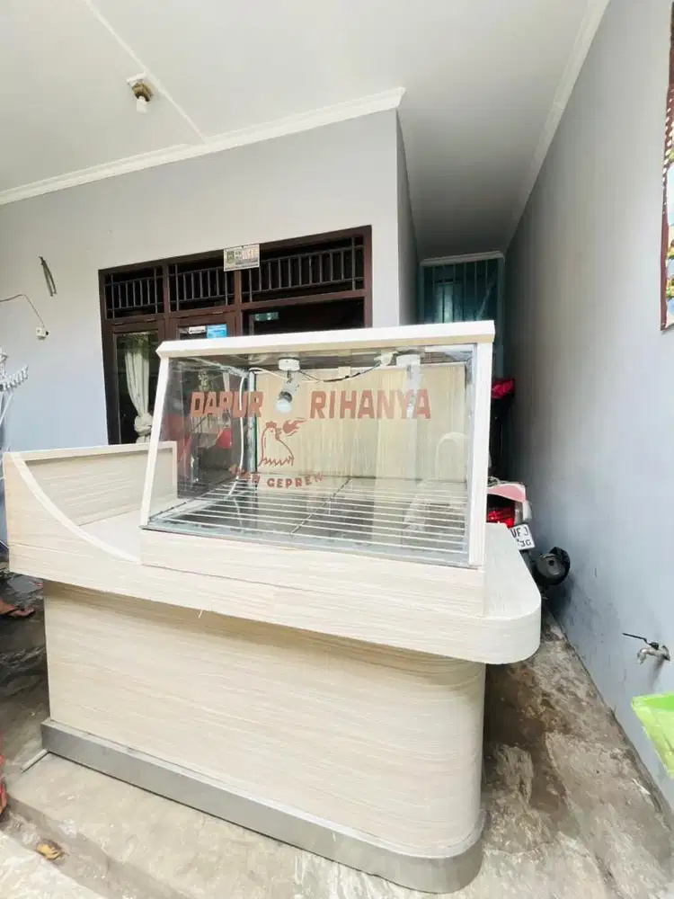 Meja etalase ayam kfc