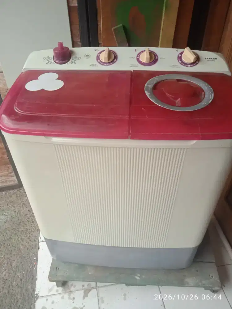Mesin cuci merk SANKEN ,8 kg