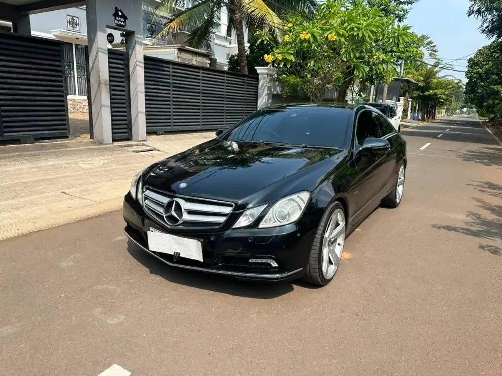 Mercedes Benz E250 2009 Coupe Automatic Mobil mewah