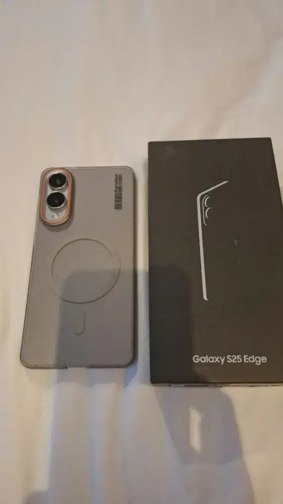 Samsung S25 Edge 5G. 12/256