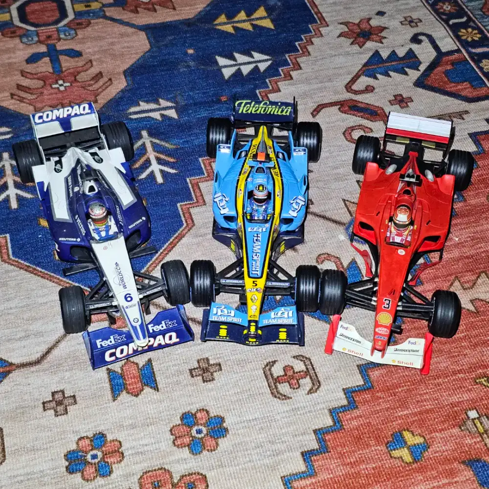 F1 miniatures scale 1:18