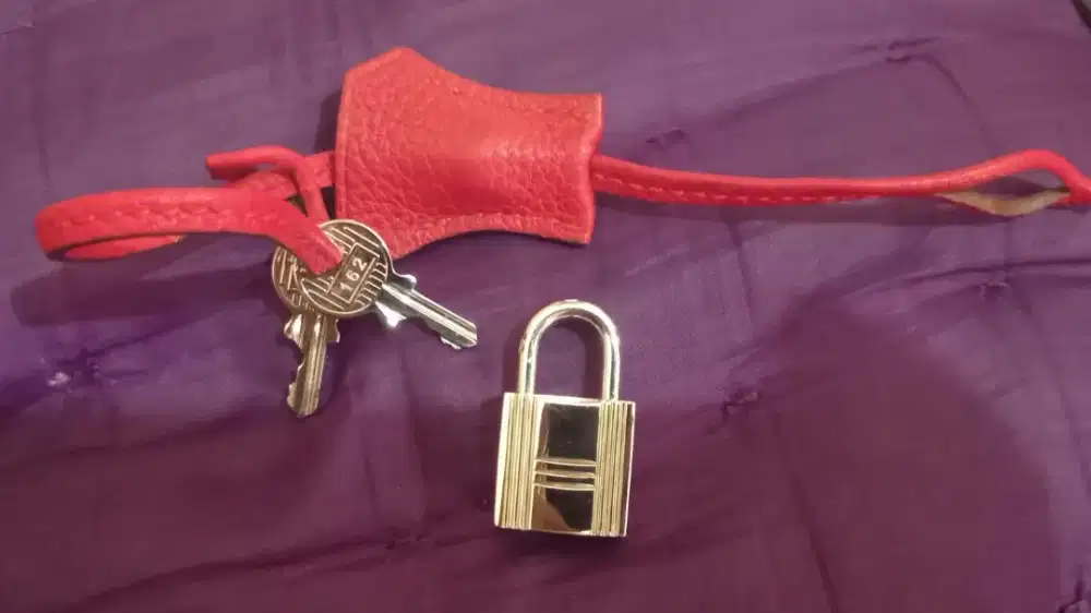 Gembok&Kunci Tas Hermes Original #162 + Clochette Merah (Padlock Set)