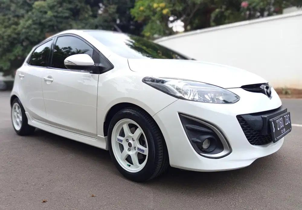 Mazda 2 RZ 1.5 AT 2013 Putih Istimewa Sekali Ganteng Unit Sgt Terawat
