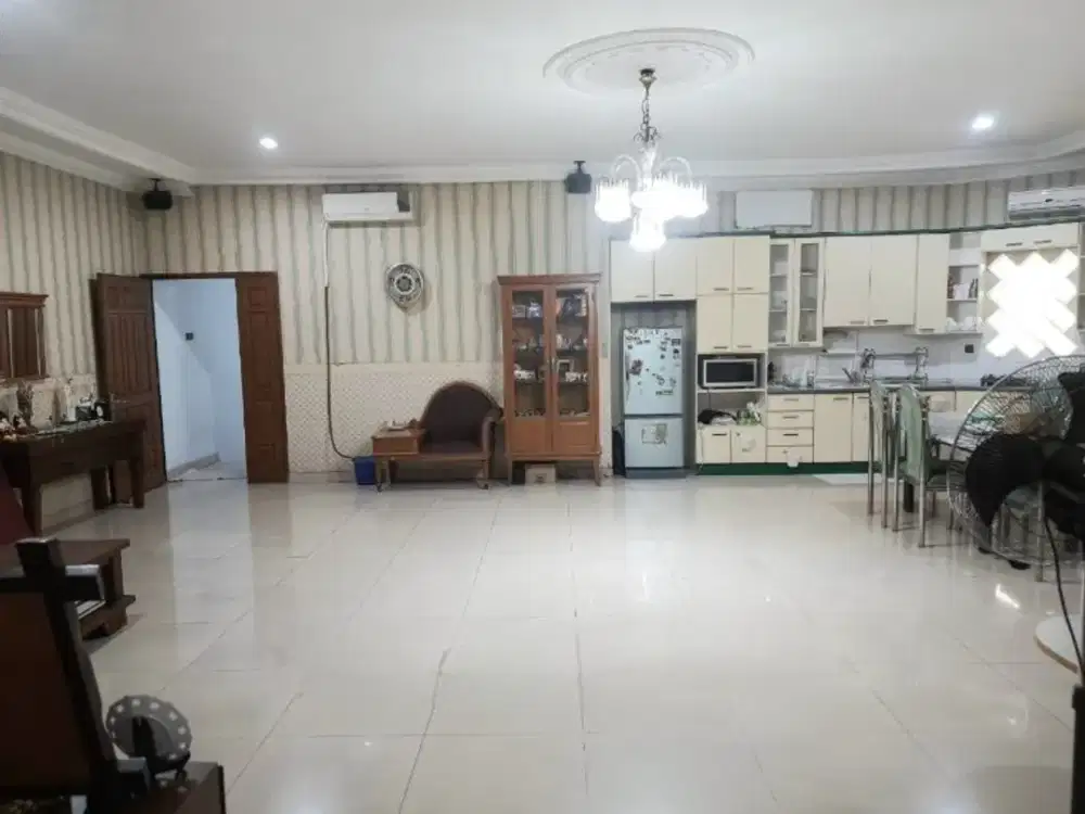 Rumah Hook di Pinggir Jalan Raya Sunter – Cocok untuk Showroom, Klinik & Usaha