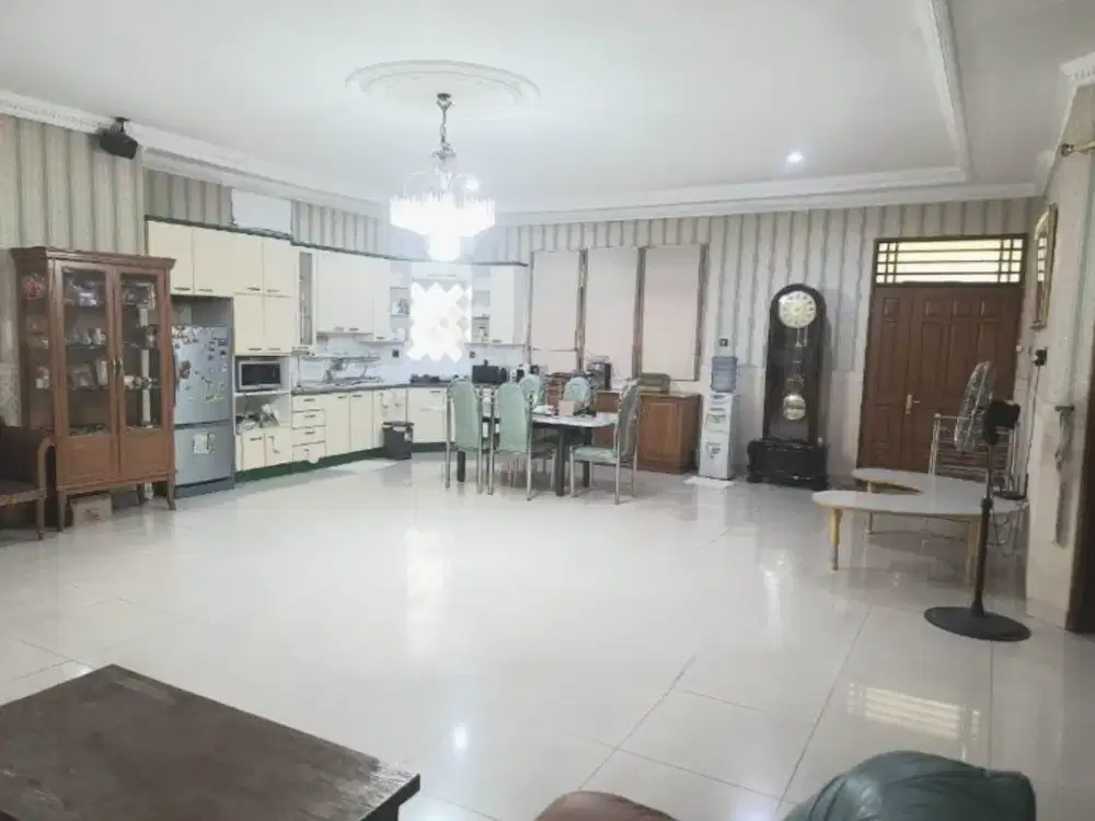 Rumah Hook di Pinggir Jalan Raya Sunter – Cocok untuk Showroom, Klinik & Usaha