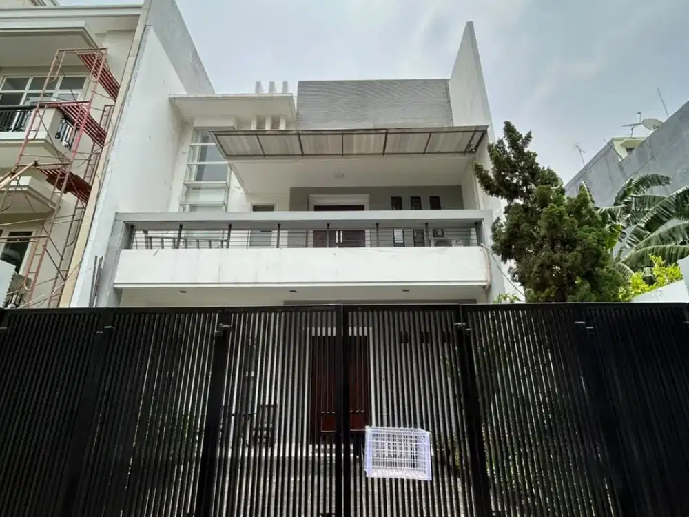 Rumah Modern 3 Lantai Siap Huni Full Furnished Puri Nusa Dua, Ancol Timur Jakarta Utara