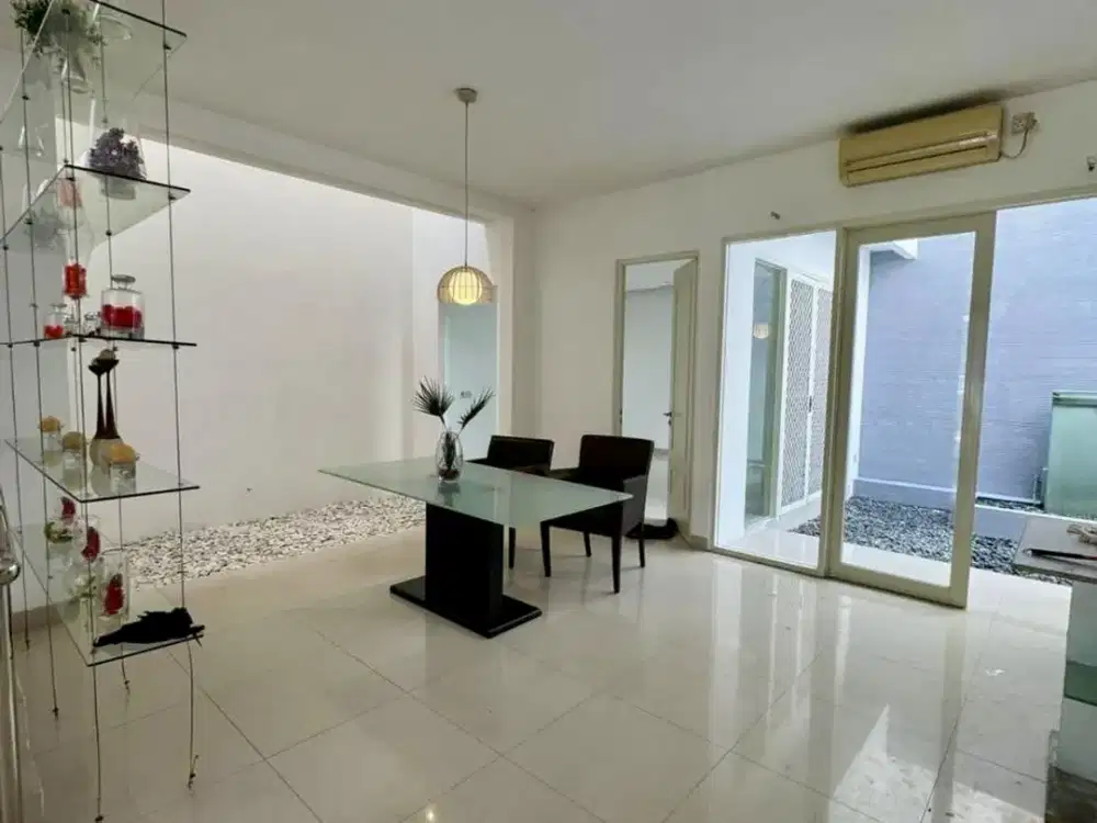 Pakuwon city San Antonio jual rumah termurah minimalis semi furnish