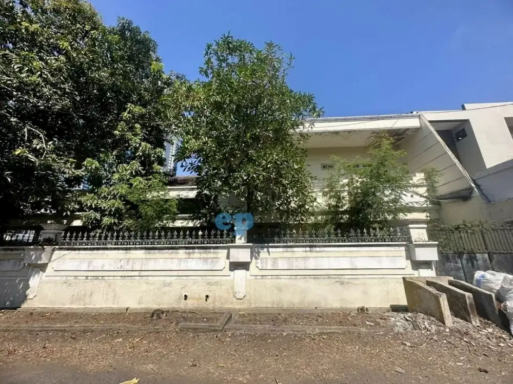 Dharmahusada indah dekat Galaxy mall jual rumah hitung tanah