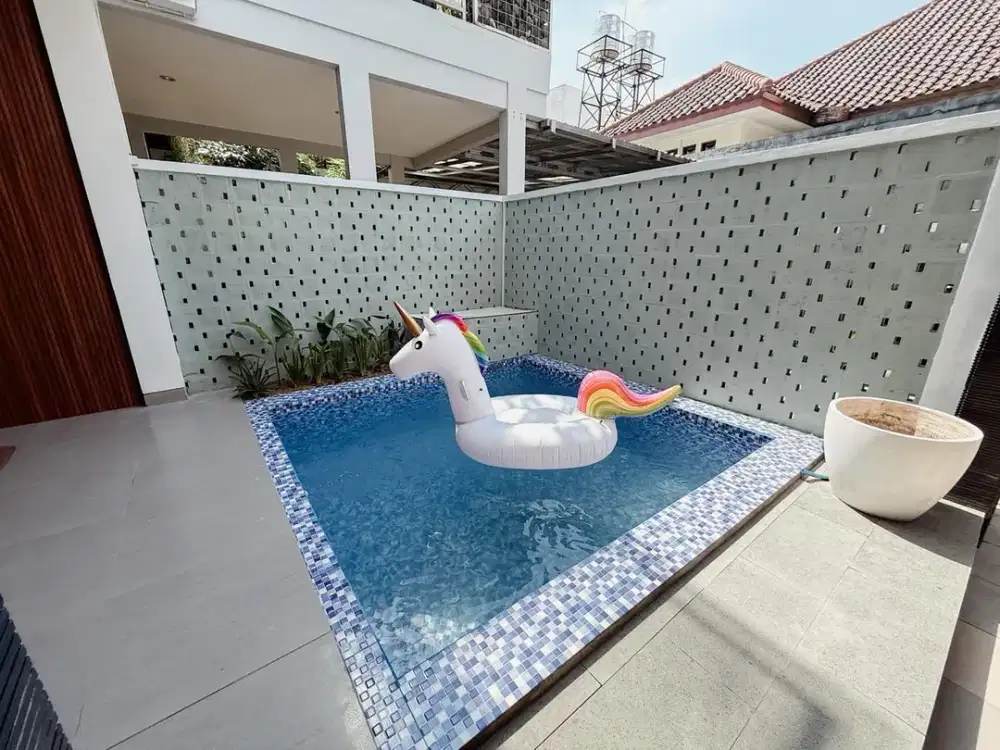 RUMAH FULL FURNISHED + PRIVATE POOL DI MAGUWOHARJO – Rp2,4 M