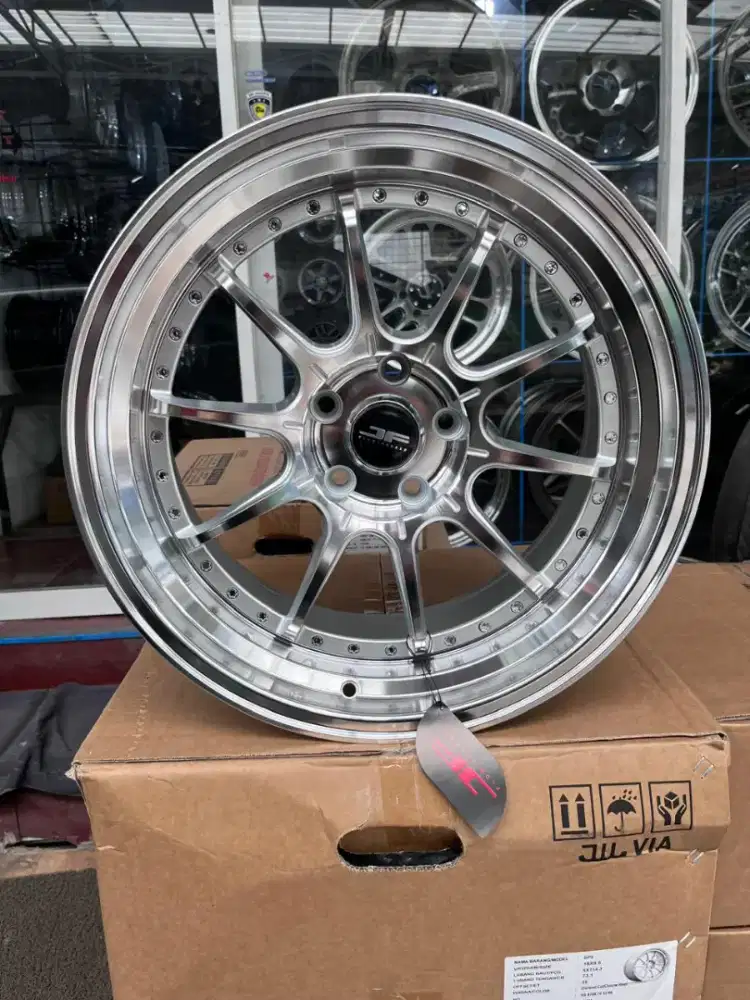 Ssr gtx01 ring 18x9,5 pcd 5x114,3 ET 25 diamond cut
