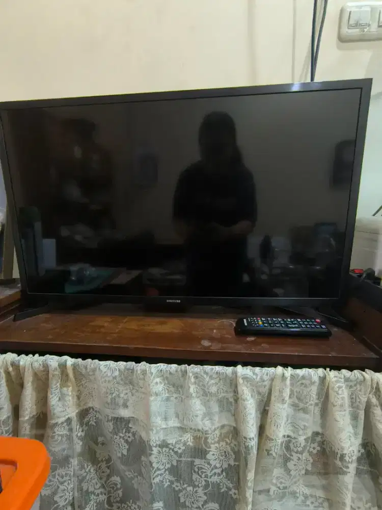 TV Samsung 32 inch bekas+remote