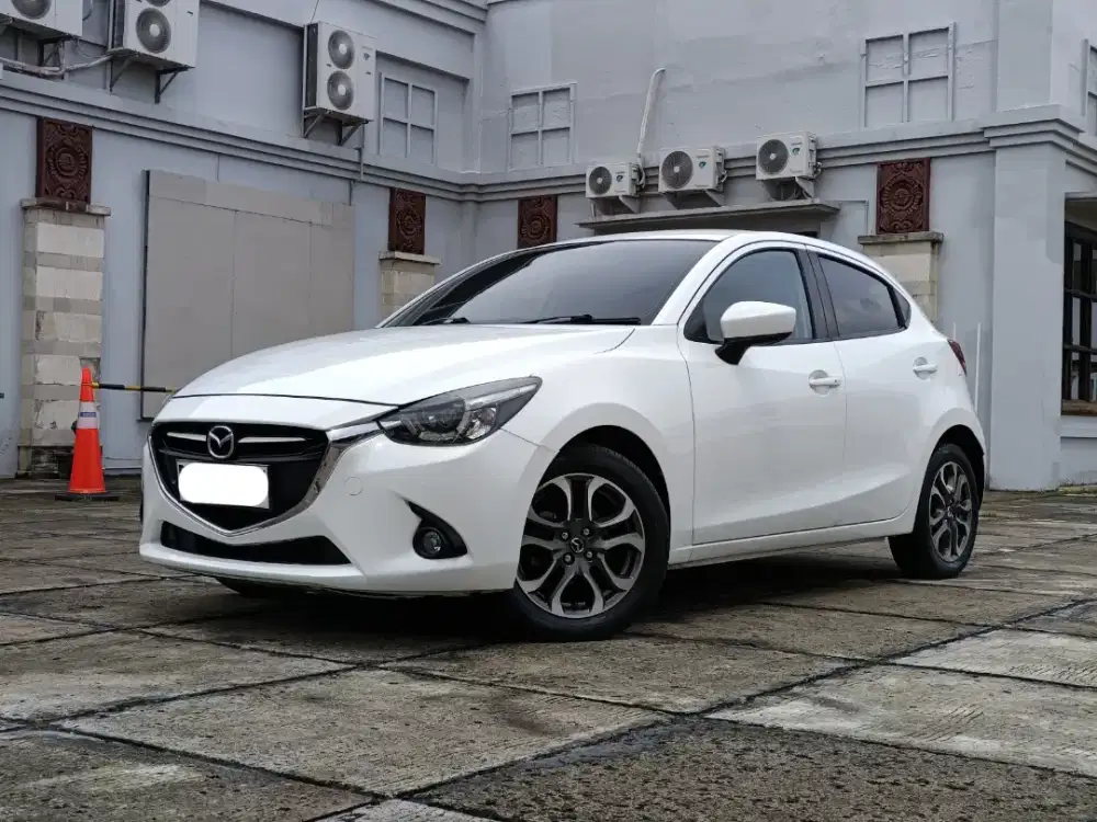 Mazda 2 R Skyactiv 1.5 AT 2014
