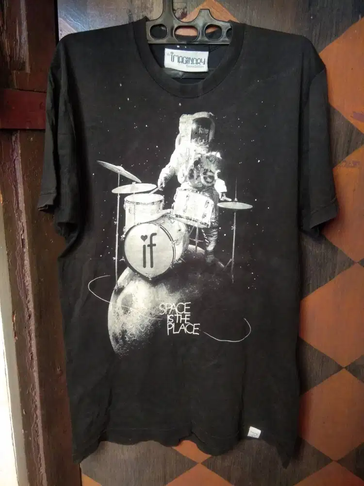Kaos merek imaginary usa size m