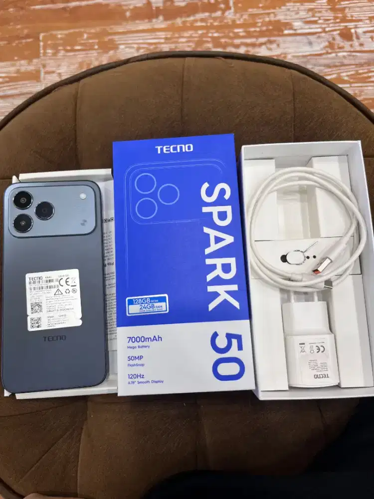 Seken like New Spark 50 8+8/128 Black