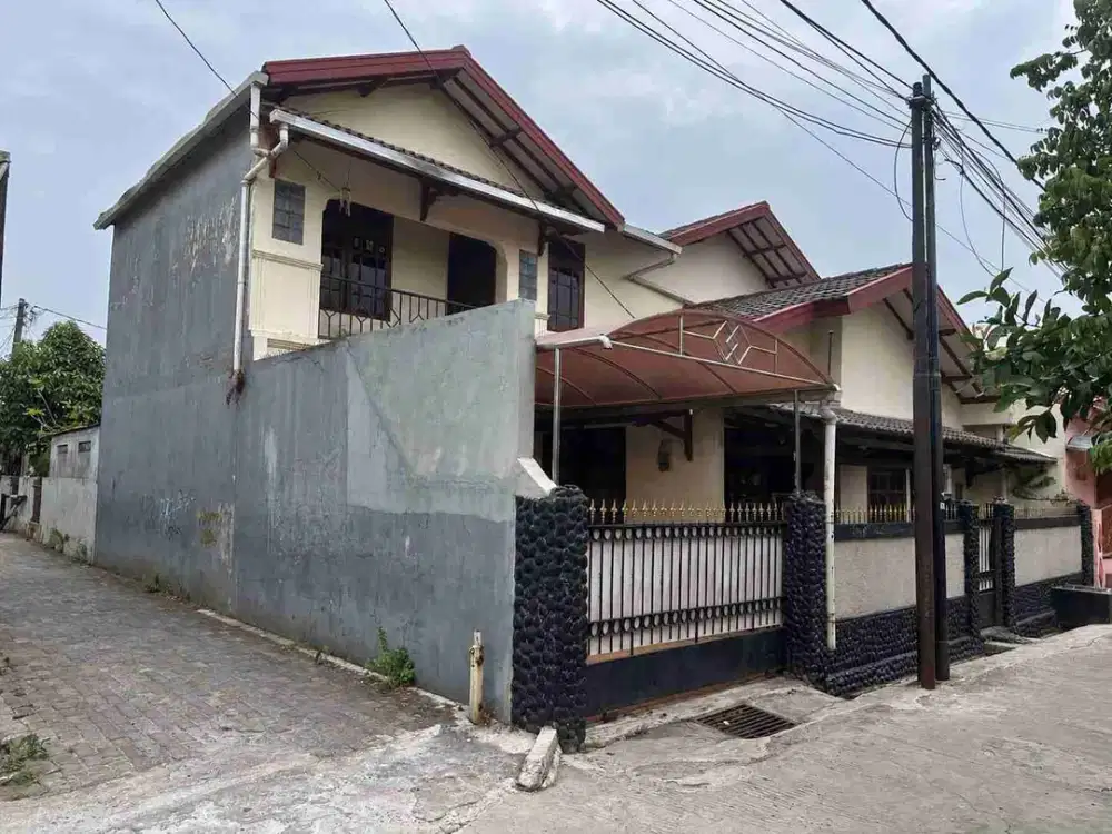 Jual cepat dengan harga murah Rumah Hoek 2Lantai di Komplek Jatiasih Indah, Bekasi