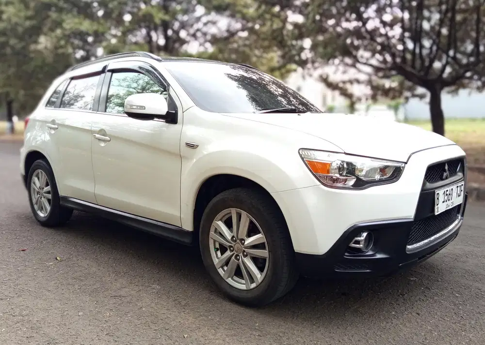Mitsubishi Outlander Sport 2.0 PX AT Panoramic 2013 Ptih Istimwa Skli