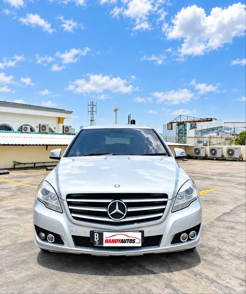 Mercedes Benz R300 Tahun 2011 Automatic Abu-abu Metalik