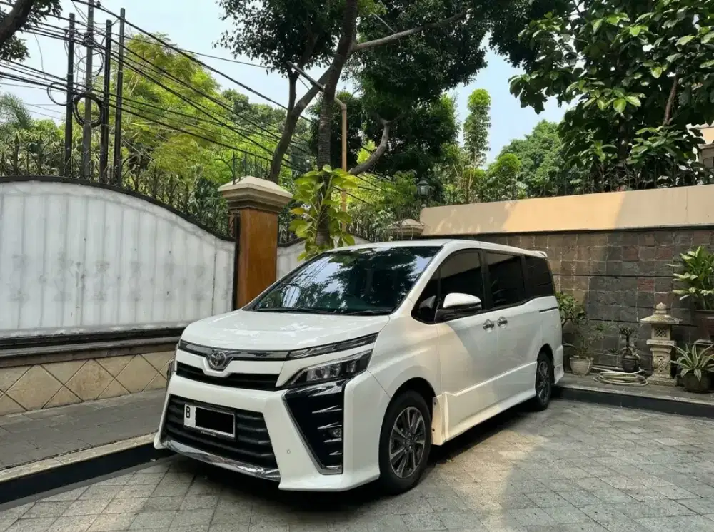 Jual Toyota Voxy Tangan Pertama