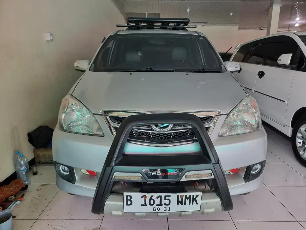 Daihatsu Xenia 1300 Xi Deluxe MT 2011 Silver Istimewa Sekali Terawat