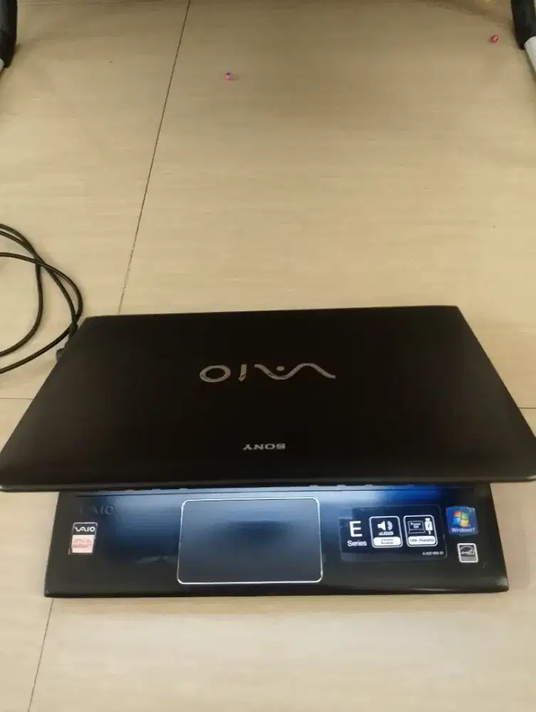 Laptop Murah Sony Vaio AMD E1 RAM 4GB/320GB Buat Ketik Nonton YouTube