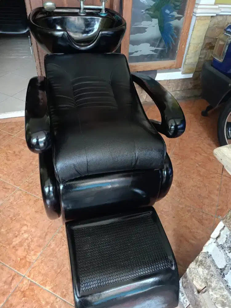 Kerasaman salon washbak fiber