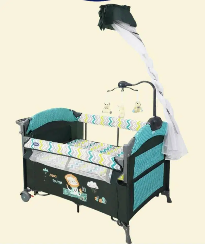 Tempat Tidur Bayi (Pliko)