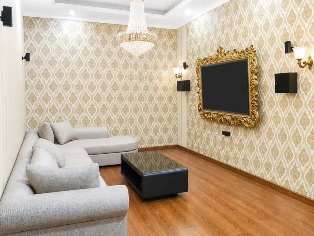 RUMAH MEWAH TAMAN ROYAL FULL FURNISHED SIAP HUNI 3,5M!