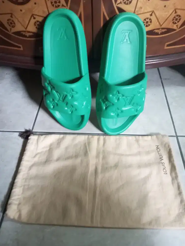 Sendal pria LV Louis Vuitton size 8,5 baru