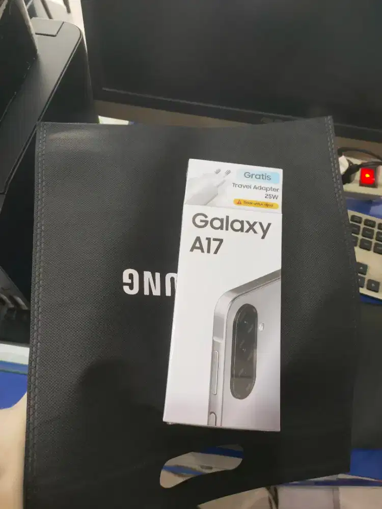 Smartphone Samsung New Galaxy A17 LTE 8+8/256