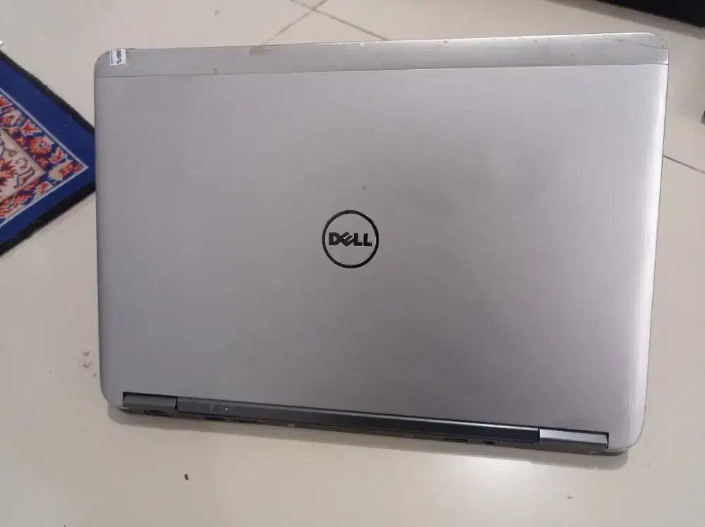 Laptop Dell i5 gen 4 ram 8 SSD 128 mumer
