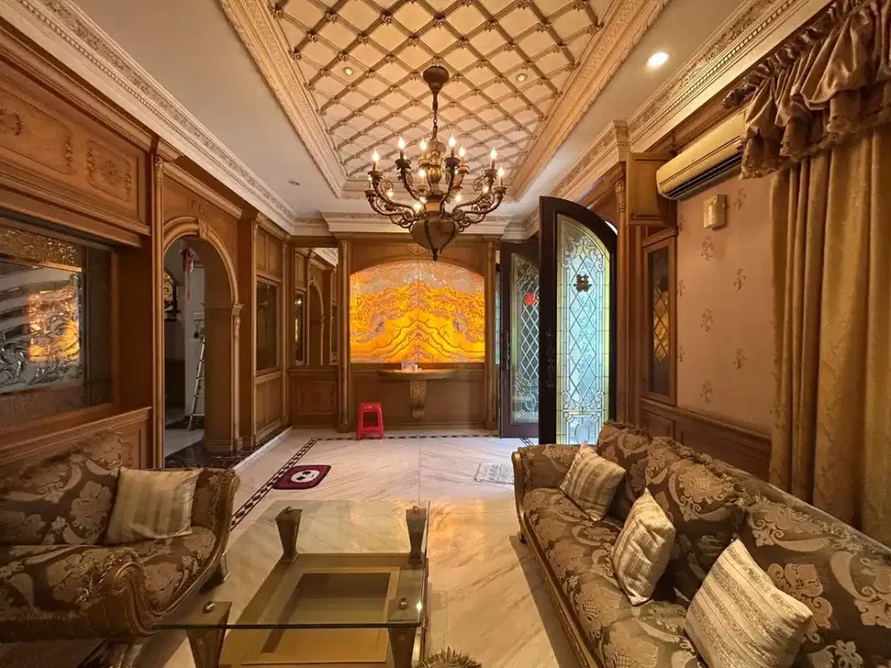 Villa di Komplek Grand Polonia